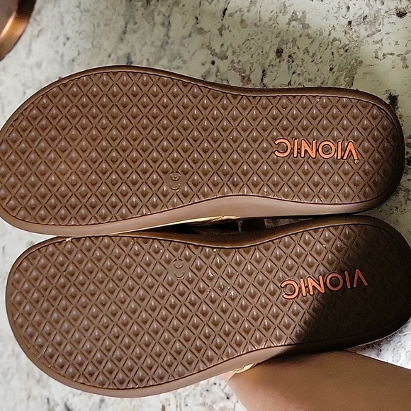 Vionic Flip-Flops - Picture 5 of 5